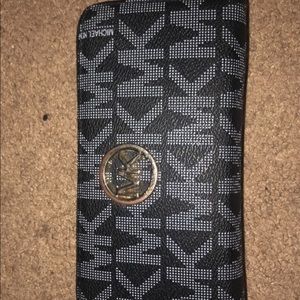Michael kors wallet